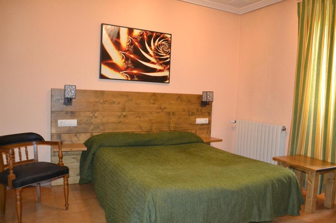 Hostal Aribel Longinos Cercedilla Esterno foto