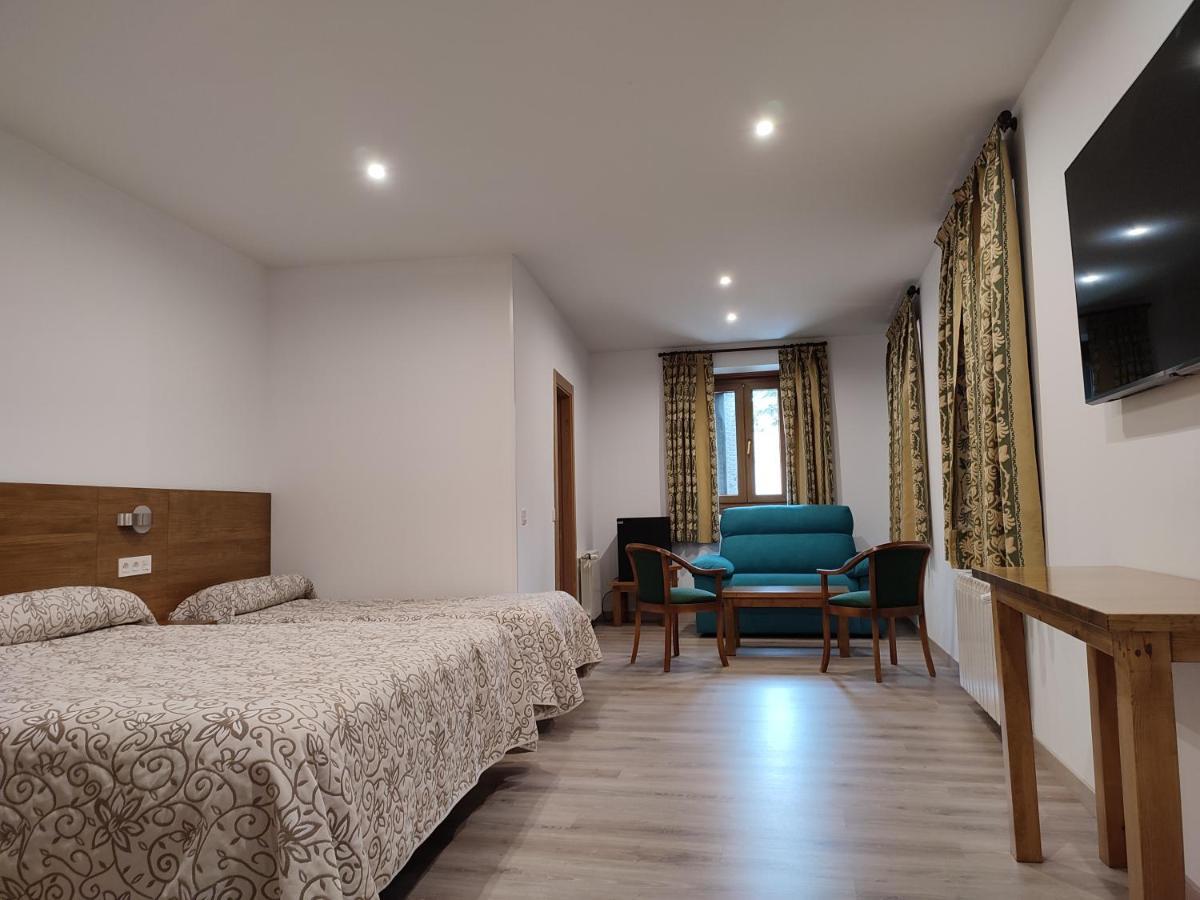 Hostal Aribel Longinos Cercedilla Esterno foto