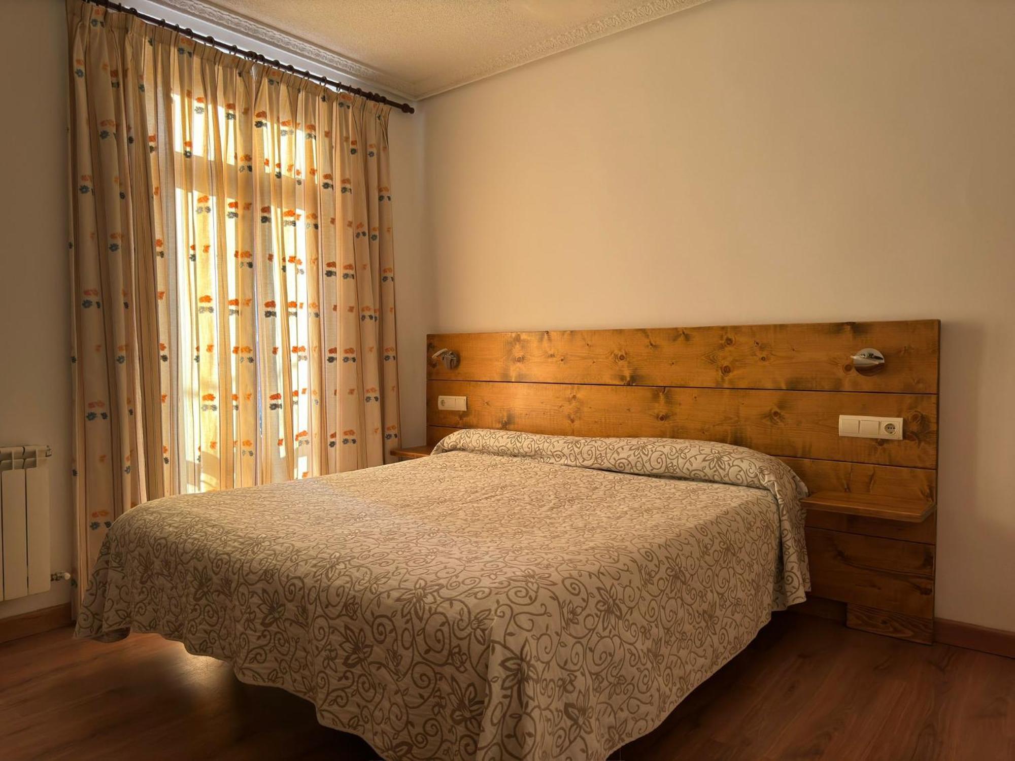Hostal Aribel Longinos Cercedilla Esterno foto