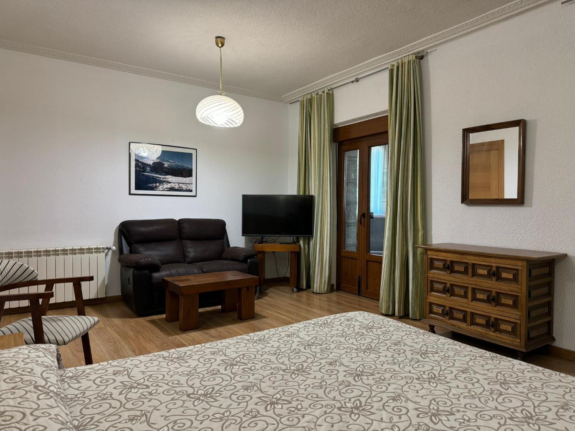 Hostal Aribel Longinos Cercedilla Esterno foto