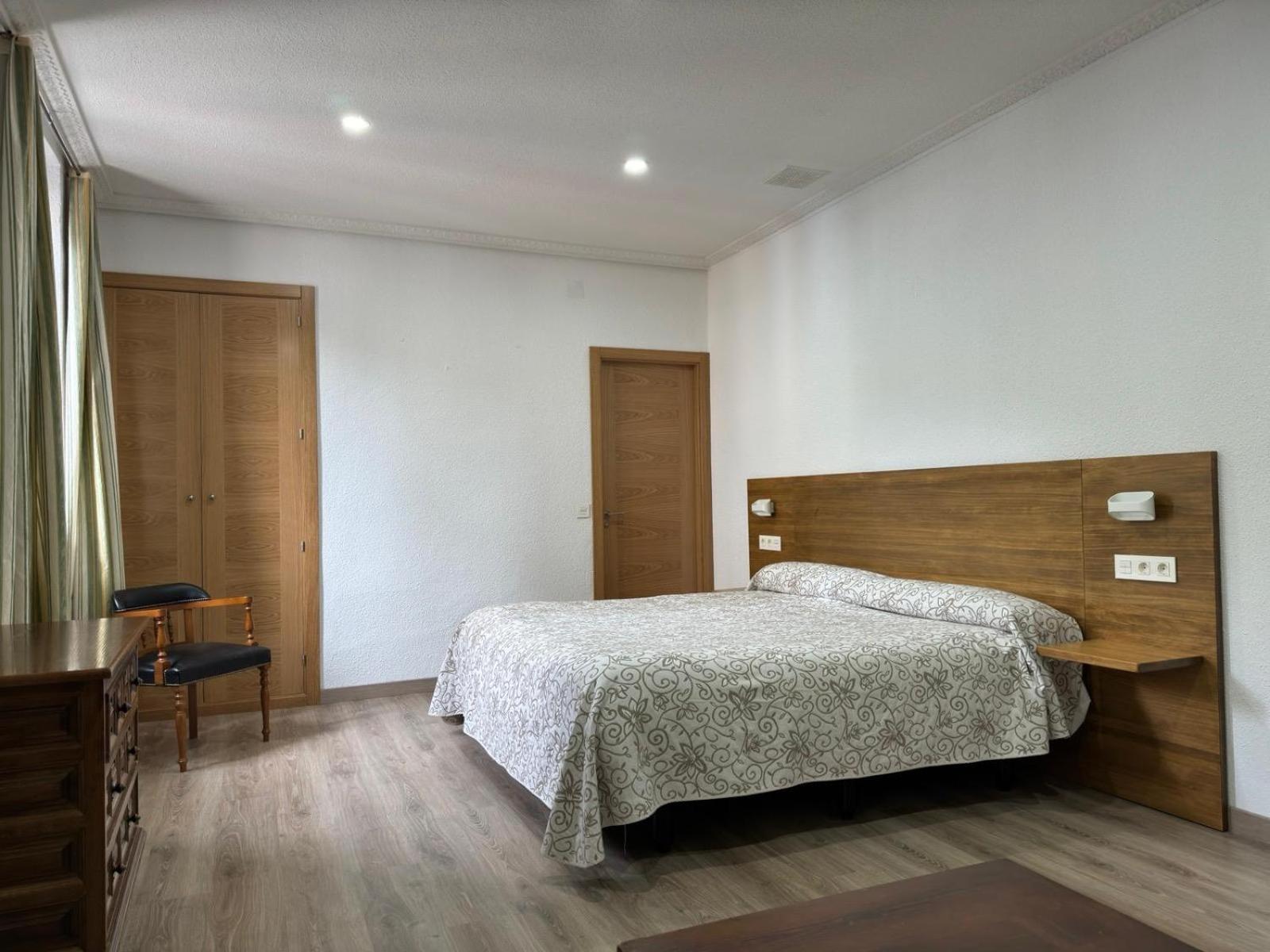 Hostal Aribel Longinos Cercedilla Esterno foto