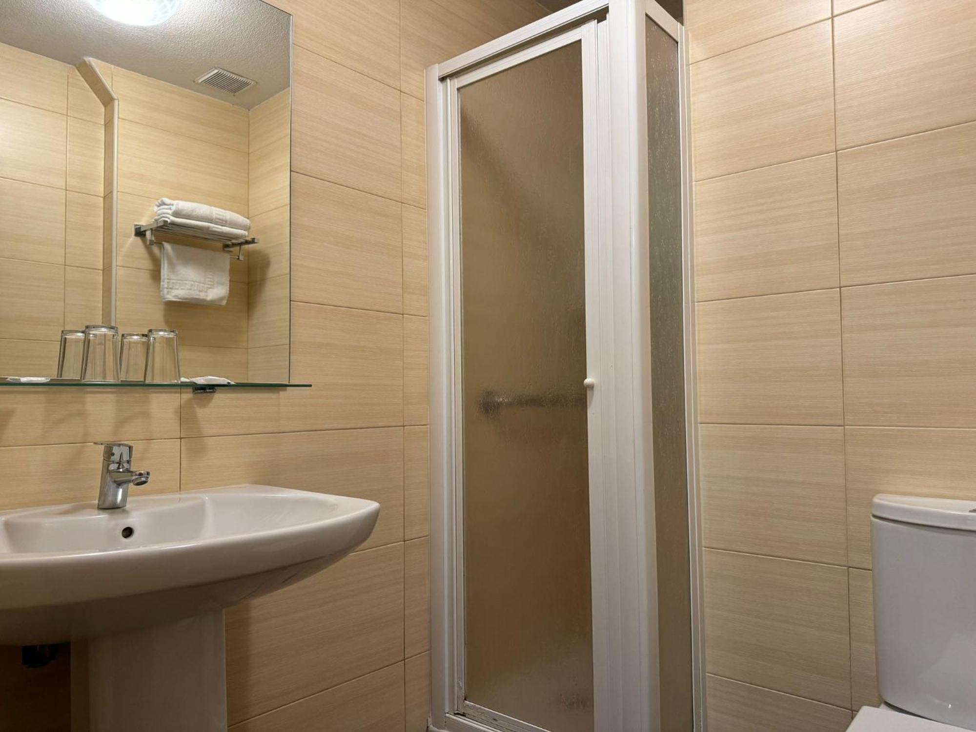 Hostal Aribel Longinos Cercedilla Esterno foto